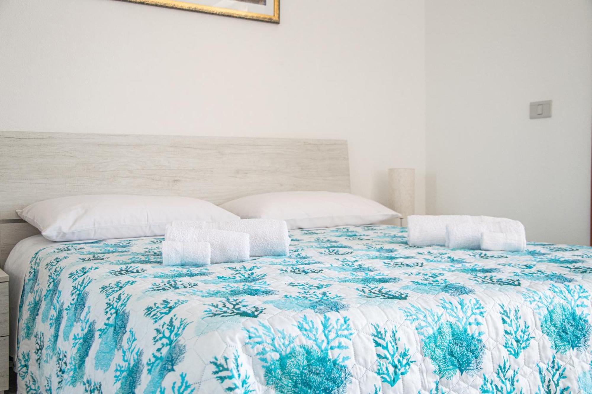 Budget Beds アルゲーロ エクステリア 写真