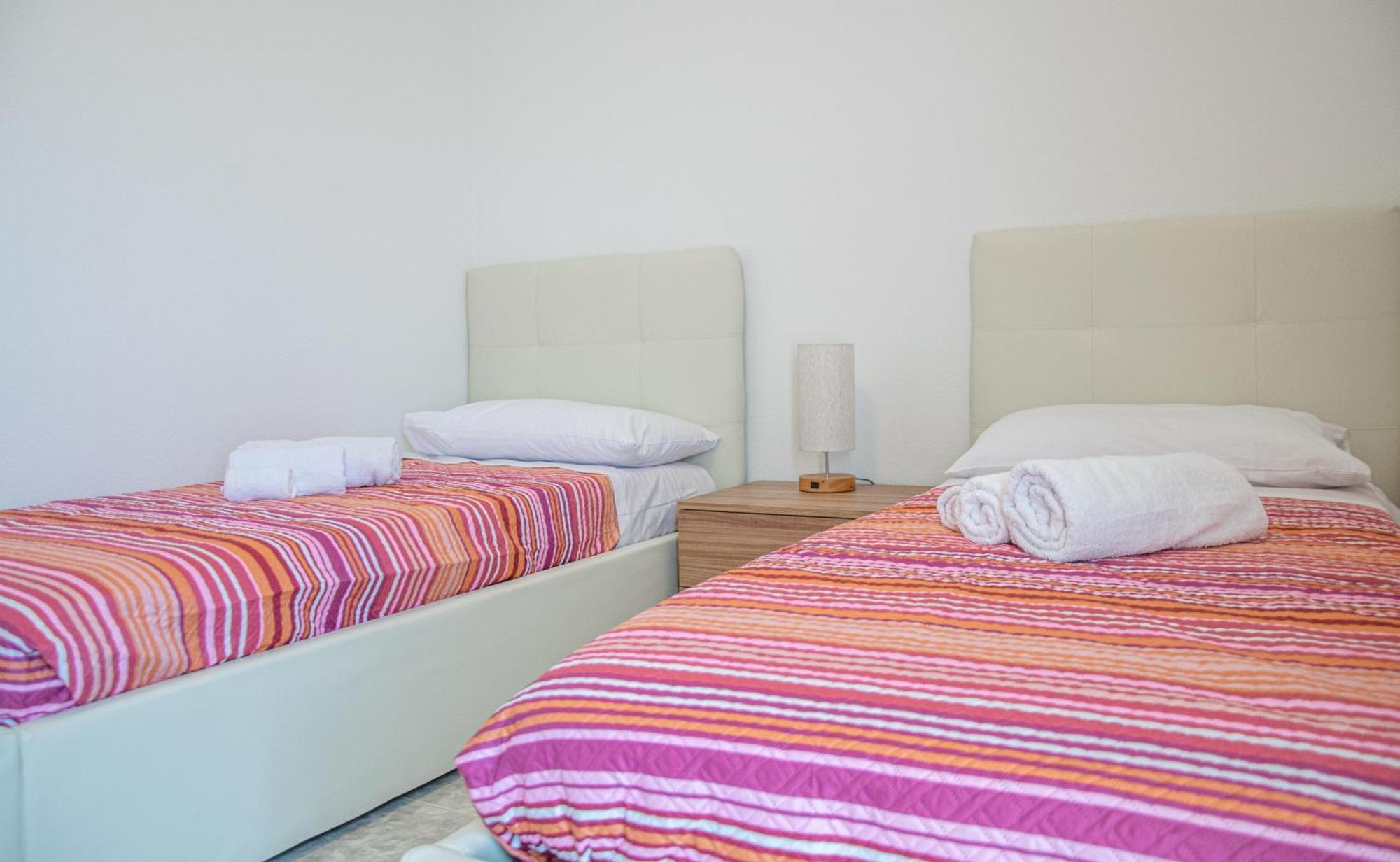 Budget Beds アルゲーロ エクステリア 写真